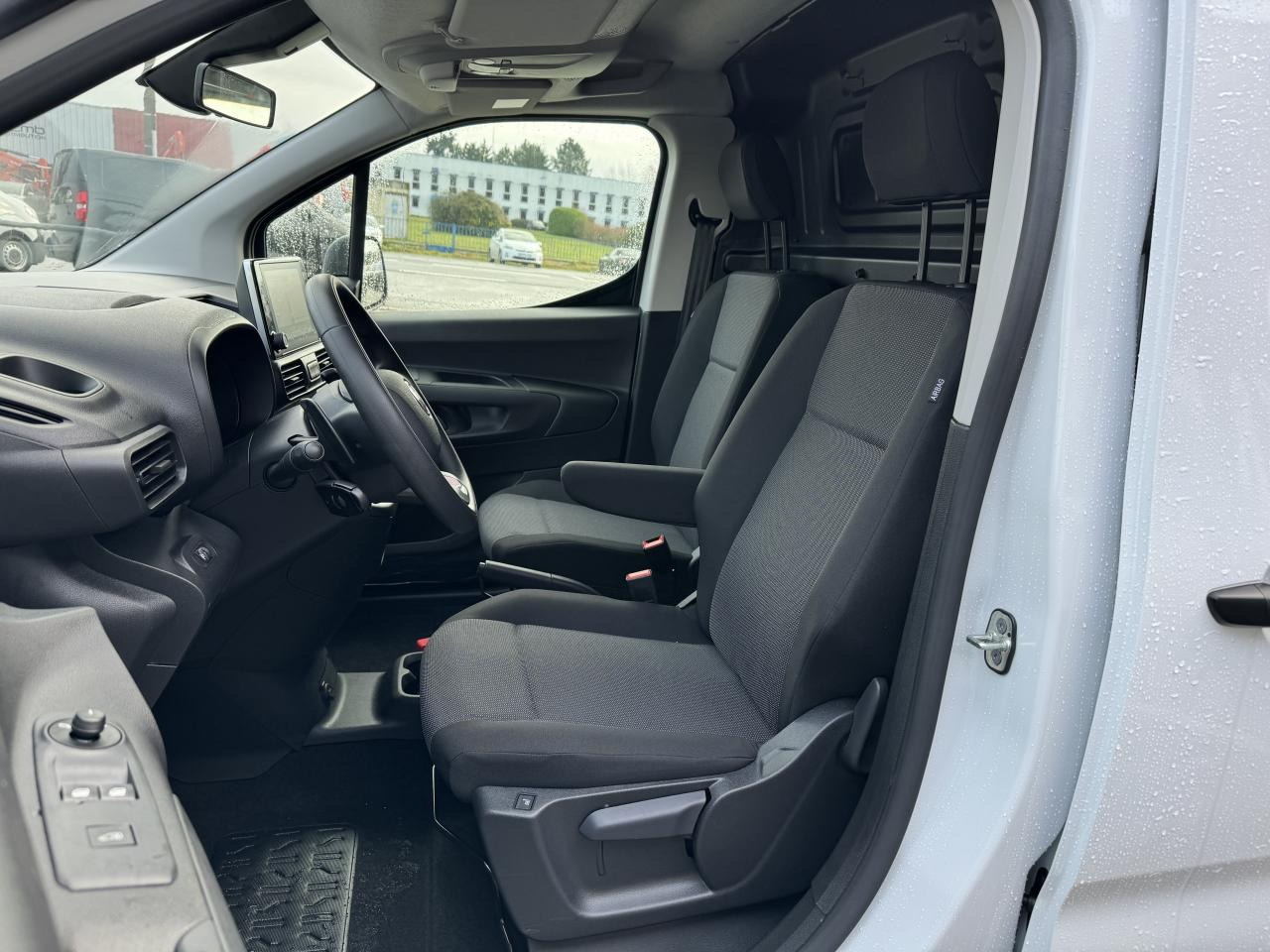 FIAT Doblo XL 950KG 1.5 BlueHDi S&S - 130 - BV EAT8 III FOURGON Fourgon XL PHASE 2 - Товарен бус: снимка 4 FIAT Doblo XL 950KG 1.5 BlueHDi S&S - 130 - BV EAT8 III FOURGON Fourgon XL PHASE 2 - Товарен бус: снимка 4