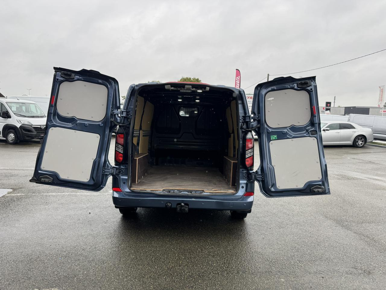FORD Transit Custom 2.0 EcoBlue 170 ch BVA Fourgon 320 L1H1 Limited - Товарен бус: снимка 2 FORD Transit Custom 2.0 EcoBlue 170 ch BVA Fourgon 320 L1H1 Limited - Товарен бус: снимка 2