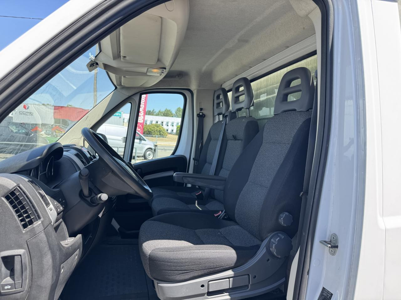 Fiat Ducato 3.5 MAXI L 2.3 MULTIJET 160CH BENNE ACIER PACK PRO NAV + COFFRE JPM - Бус самосвал: снимка 4 Fiat Ducato 3.5 MAXI L 2.3 MULTIJET 160CH BENNE ACIER PACK PRO NAV + COFFRE JPM - Бус самосвал: снимка 4