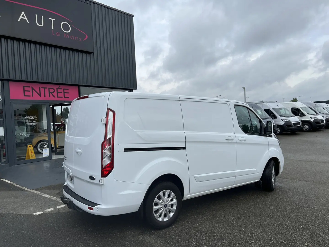 Ford Transit Custom 300 L1H1 2.0 ECOBLUE 130 S&S LIMITED BVA6 - Товарен бус: снимка 4 Ford Transit Custom 300 L1H1 2.0 ECOBLUE 130 S&S LIMITED BVA6 - Товарен бус: снимка 4