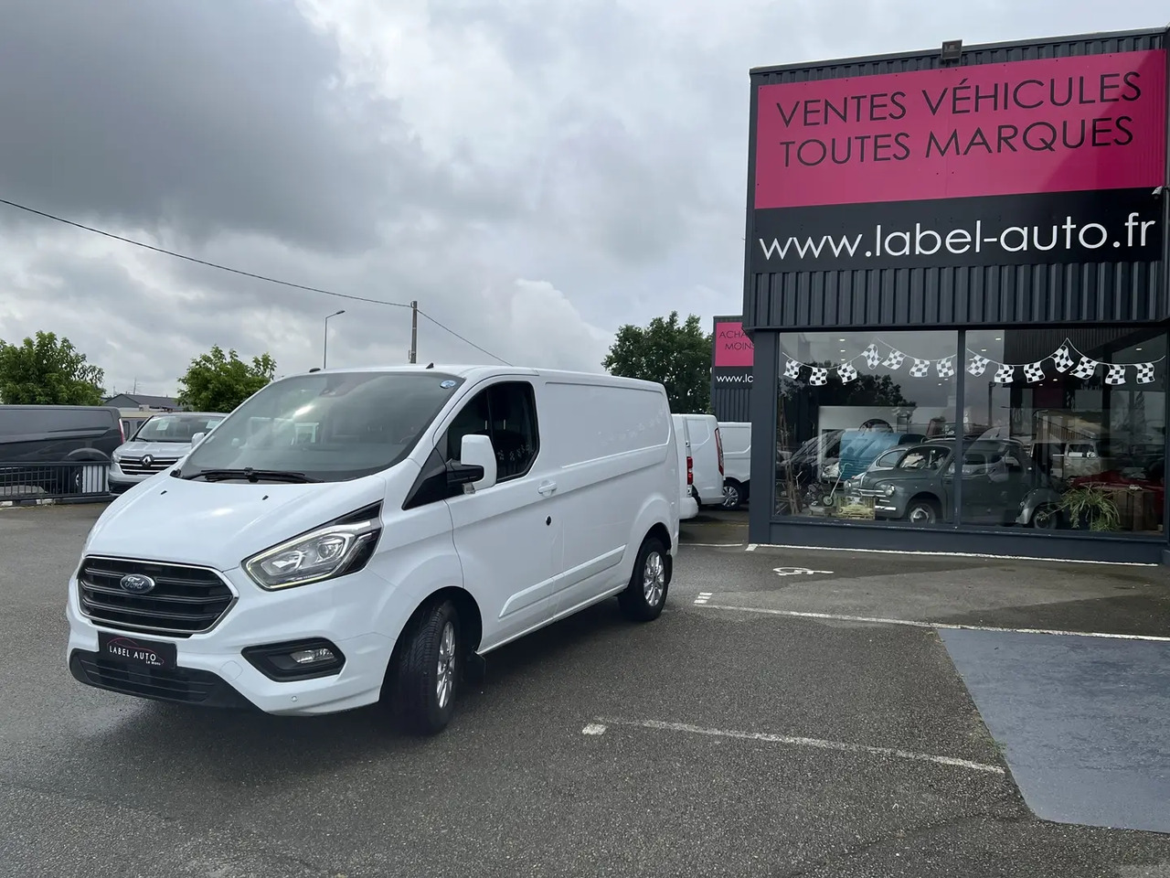 Ford Transit Custom 300 L1H1 2.0 ECOBLUE 130 S&S LIMITED BVA6 - Товарен бус: снимка 5 Ford Transit Custom 300 L1H1 2.0 ECOBLUE 130 S&S LIMITED BVA6 - Товарен бус: снимка 5