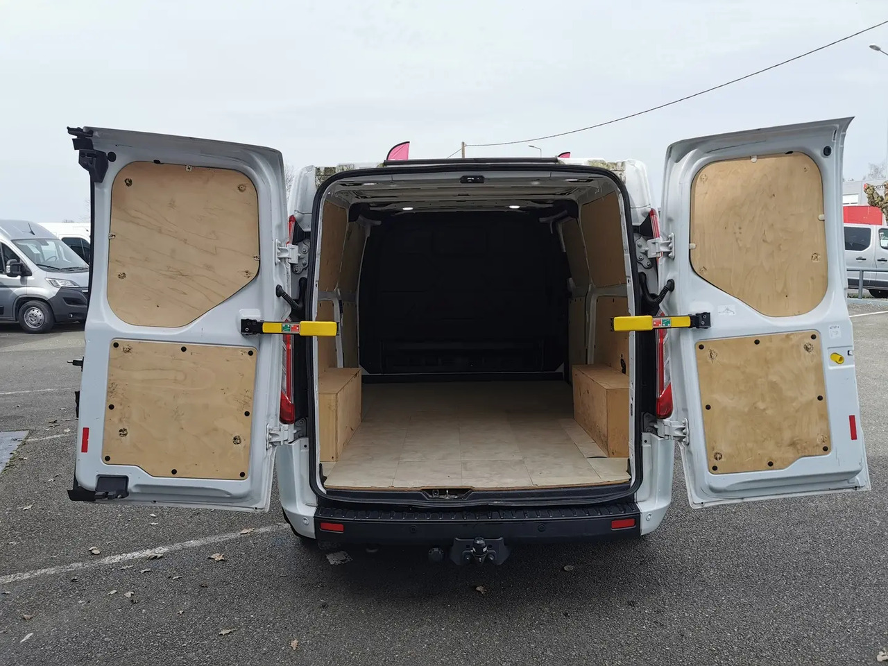 Ford Transit Custom 300 L2H1 2.0 ECOBLUE 130 HYBRID TREND BUSINESS - Товарен бус: снимка 4 Ford Transit Custom 300 L2H1 2.0 ECOBLUE 130 HYBRID TREND BUSINESS - Товарен бус: снимка 4