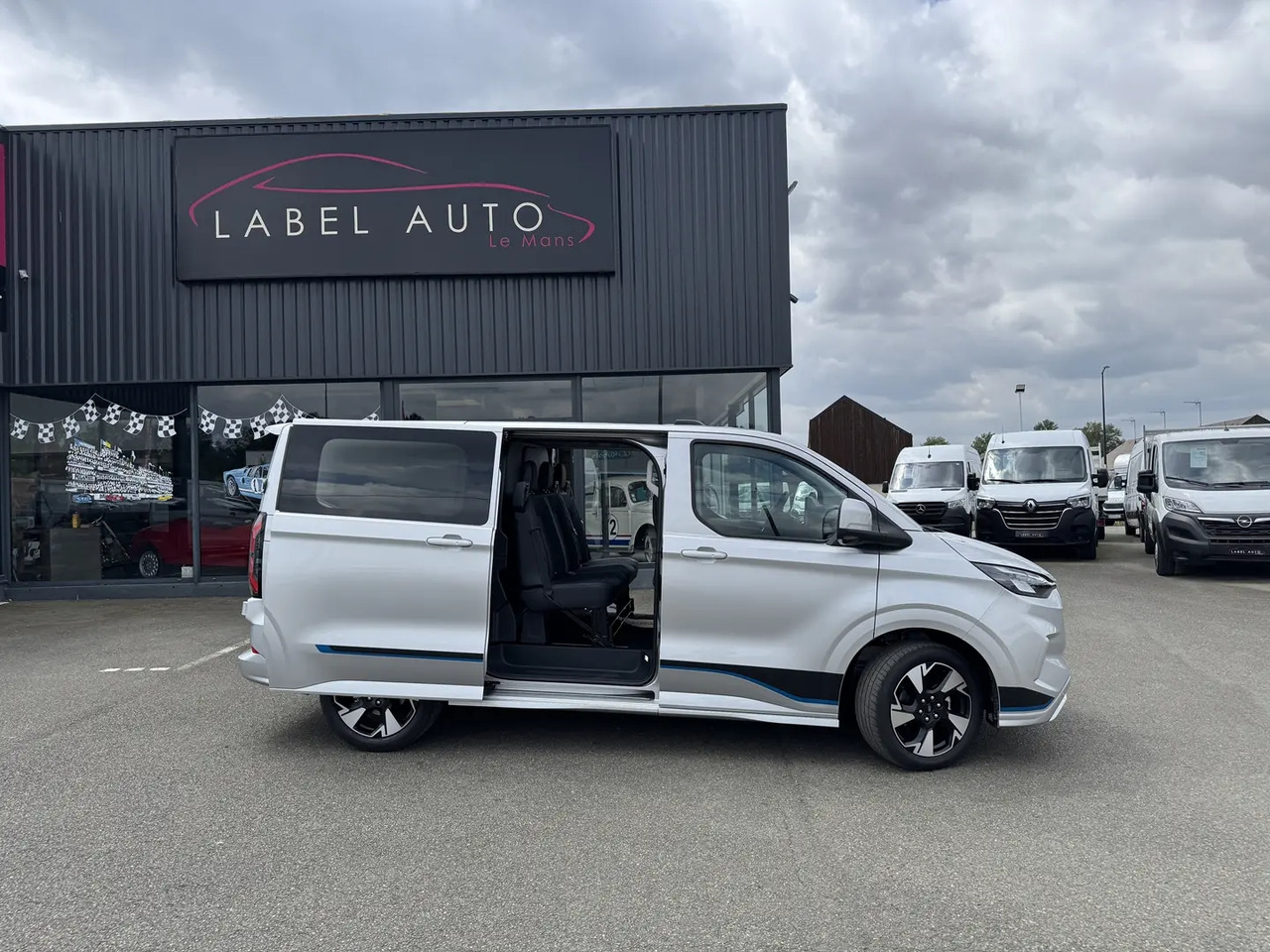 Ford Transit Custom 320 L1H1 2.0 ECOBLUE 170CH CABINE APPROFONDIE SPORT BVA8 - Бус с двойна кабина: снимка 1 Ford Transit Custom 320 L1H1 2.0 ECOBLUE 170CH CABINE APPROFONDIE SPORT BVA8 - Бус с двойна кабина: снимка 1