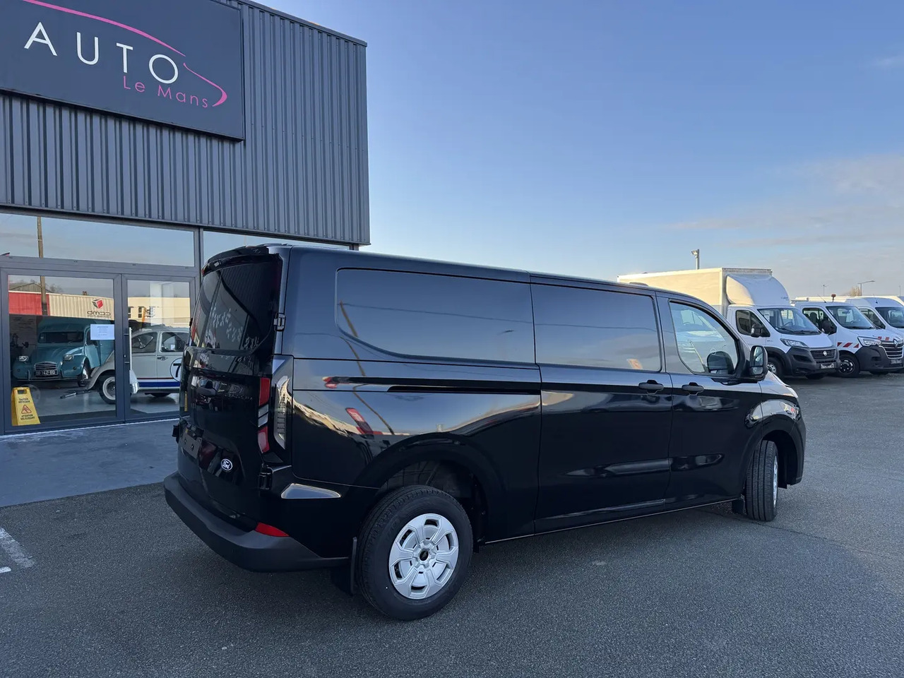Ford Transit Custom 320 L2H1 2.0 ECOBLUE 170CH TREND BVA8 - Товарен бус: снимка 5 Ford Transit Custom 320 L2H1 2.0 ECOBLUE 170CH TREND BVA8 - Товарен бус: снимка 5