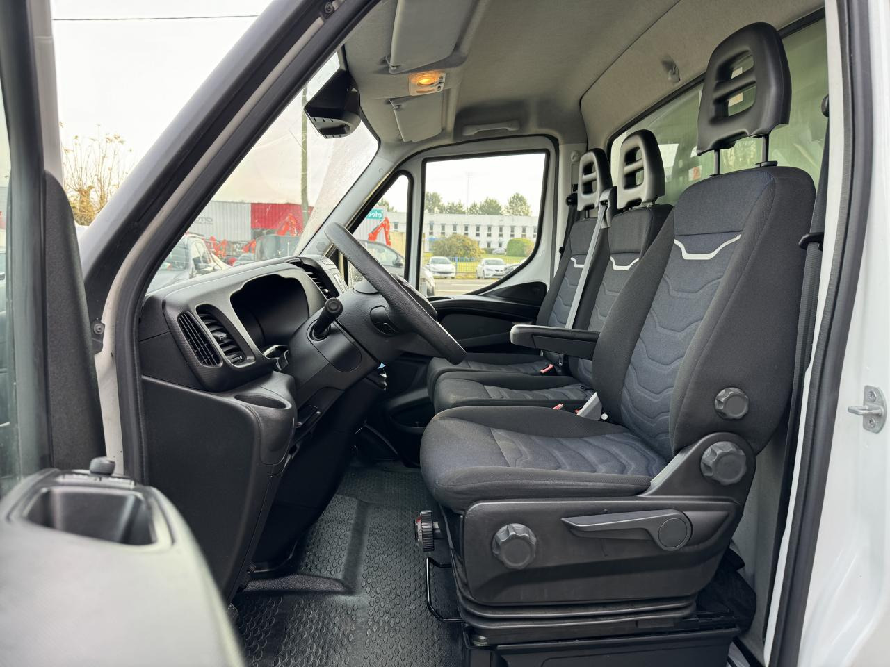 IVECO Daily 35 C 16H3.0 - BV Hi-Matic (Quad-Tor) CHASSIS CABINE 2014 35C/35S Chassis cabine 35 C Epmt.4.1 - Лекотоварен автомобил фургон: снимка 5 IVECO Daily 35 C 16H3.0 - BV Hi-Matic (Quad-Tor) CHASSIS CABINE 2014 35C/35S Chassis cabine 35 C Epmt.4.1 - Лекотоварен автомобил фургон: снимка 5