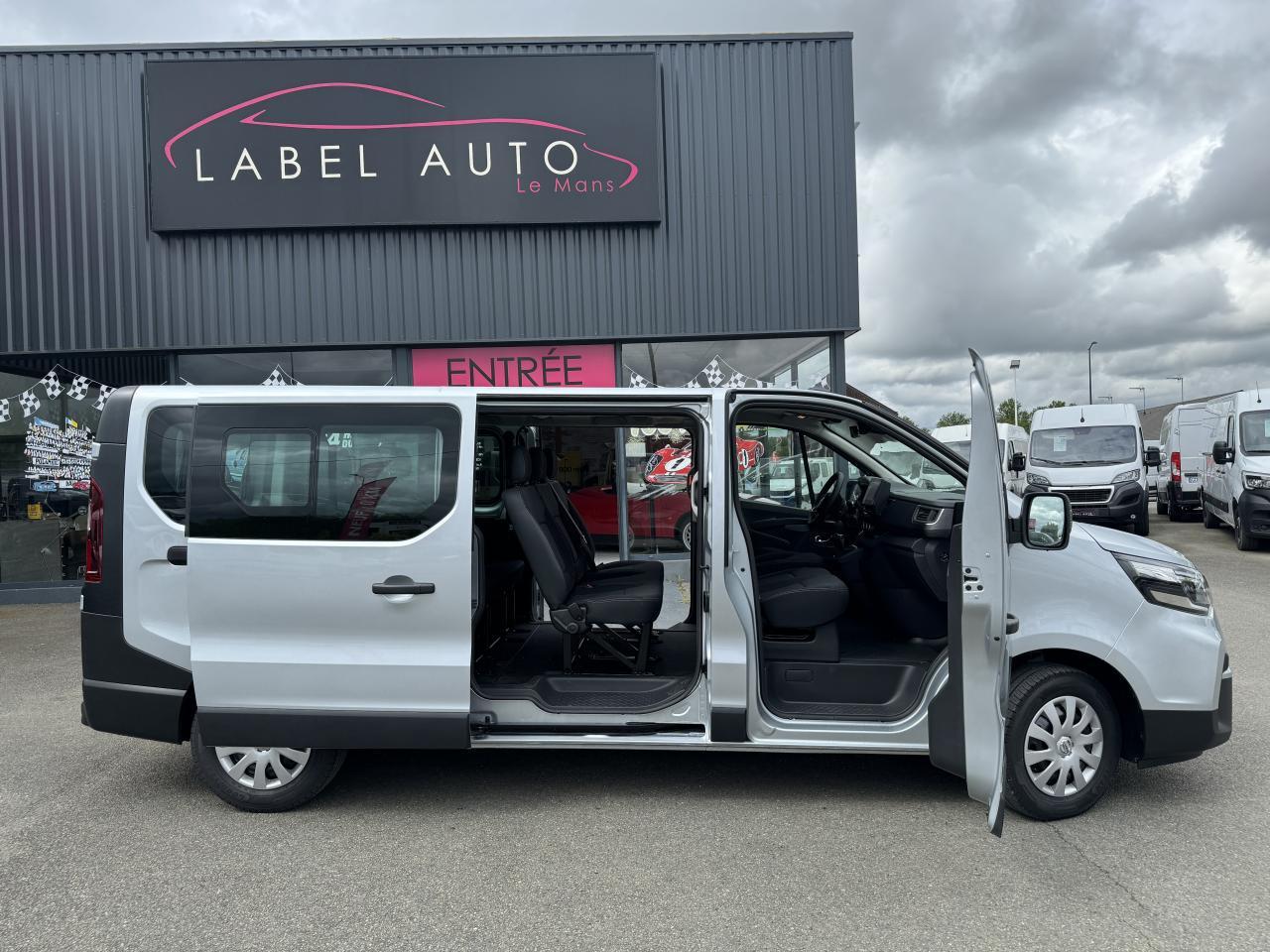 NISSAN Primastar N-Connecta 3.0t L2H1 2.0 dCi - 150 - BV DCT - S/S II 2021 COMBI Combi L2H1 PHASE 2 - Пътнически бус: снимка 4 NISSAN Primastar N-Connecta 3.0t L2H1 2.0 dCi - 150 - BV DCT - S/S II 2021 COMBI Combi L2H1 PHASE 2 - Пътнически бус: снимка 4