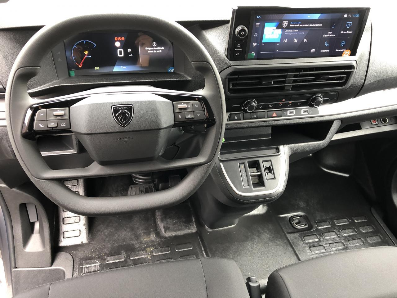PEUGEOT Expert M 2.0 BLUE HDI 180CH EAT-8 - Товарен бус: снимка 4 PEUGEOT Expert M 2.0 BLUE HDI 180CH EAT-8 - Товарен бус: снимка 4