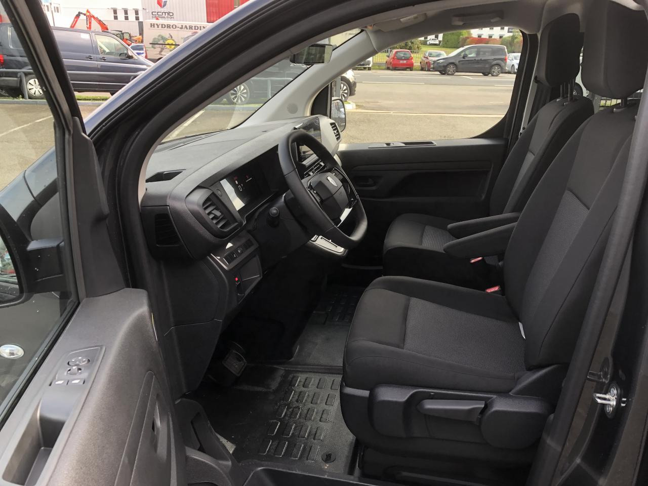 PEUGEOT Expert XL 2.0 BlueHDi - 180 S&S - BV EAT8 III CABINE APPROFONDIE Fourgon Cabine approfondie Fix - Товарен бус: снимка 5 PEUGEOT Expert XL 2.0 BlueHDi - 180 S&S - BV EAT8 III CABINE APPROFONDIE Fourgon Cabine approfondie Fix - Товарен бус: снимка 5