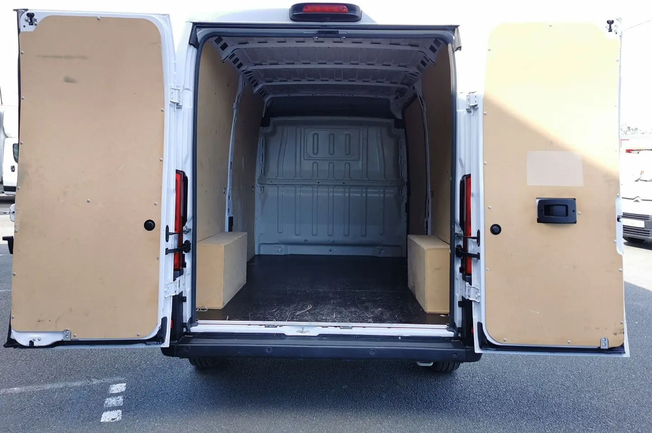 Peugeot Boxer 333 L2H2 2.2 BLUEHDI S&S 140CH ASPHALT - Товарен бус: снимка 3 Peugeot Boxer 333 L2H2 2.2 BLUEHDI S&S 140CH ASPHALT - Товарен бус: снимка 3