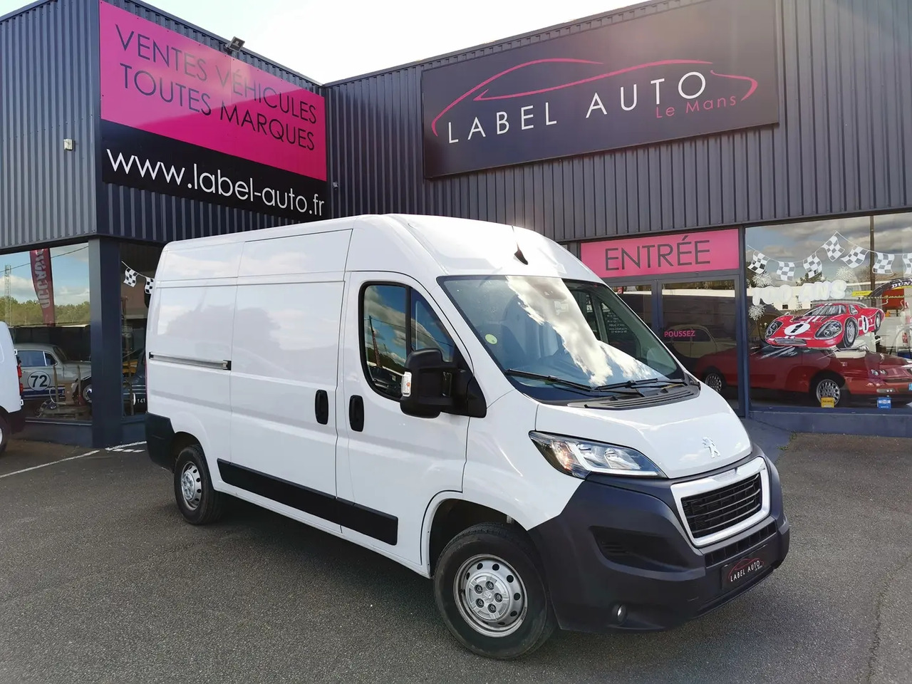 Peugeot Boxer 333 L2H2 2.2 BLUEHDI S&S 140CH ASPHALT - Товарен бус: снимка 1 Peugeot Boxer 333 L2H2 2.2 BLUEHDI S&S 140CH ASPHALT - Товарен бус: снимка 1