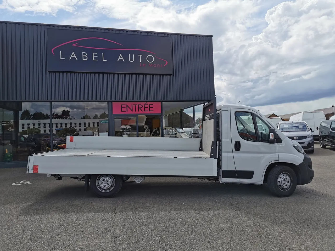 Peugeot Boxer 435 L4 2.2 BLUEHDI 140 S&S PRO SR - Бордови бус: снимка 1 Peugeot Boxer 435 L4 2.2 BLUEHDI 140 S&S PRO SR - Бордови бус: снимка 1
