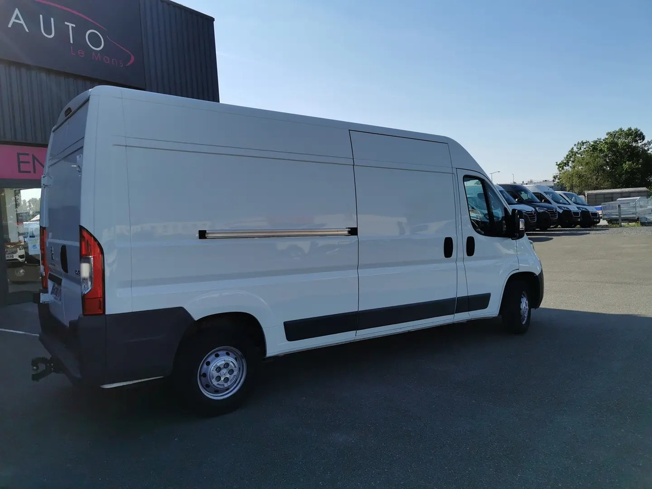 Peugeot Boxer L3H2 3.5 140CH BLUEHDI S&S PACK ASPHALT CONNECT - Товарен бус: снимка 5 Peugeot Boxer L3H2 3.5 140CH BLUEHDI S&S PACK ASPHALT CONNECT - Товарен бус: снимка 5