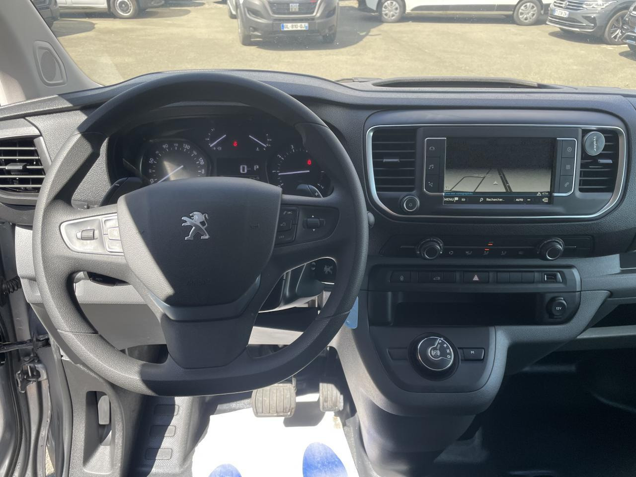 Peugeot Expert Standard 2.0 BlueHDI -180CH EAT8 ASPHALT - Товарен бус: снимка 4 Peugeot Expert Standard 2.0 BlueHDI -180CH EAT8 ASPHALT - Товарен бус: снимка 4