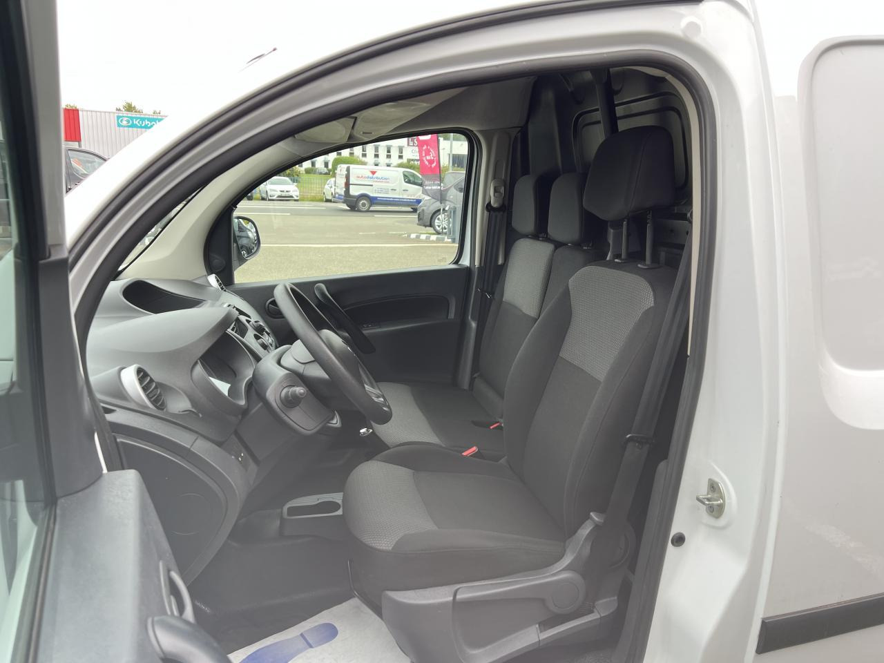 RENAULT KANGOO 1.5 DCI 80CH CONFORT - Товарен бус: снимка 5 RENAULT KANGOO 1.5 DCI 80CH CONFORT - Товарен бус: снимка 5