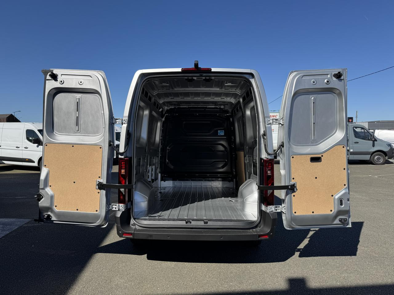RENAULT Master Advance 3t3 L2H2 2.0 Blue dCi - 150 2025 IV FOURGON Fourgon L2H2 Traction - Товарен бус: снимка 3 RENAULT Master Advance 3t3 L2H2 2.0 Blue dCi - 150 2025 IV FOURGON Fourgon L2H2 Traction - Товарен бус: снимка 3