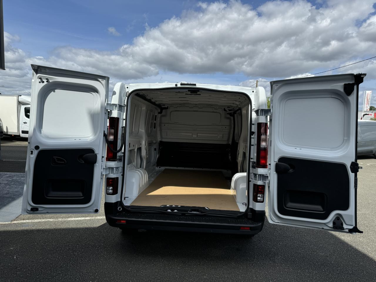 RENAULT Trafic L2H1 3000 Kg 2.0 Blue dCi - 150 2024 III FOURGON Fourgon Advance L2H1 PHASE 3 - Товарен бус: снимка 3 RENAULT Trafic L2H1 3000 Kg 2.0 Blue dCi - 150 2024 III FOURGON Fourgon Advance L2H1 PHASE 3 - Товарен бус: снимка 3