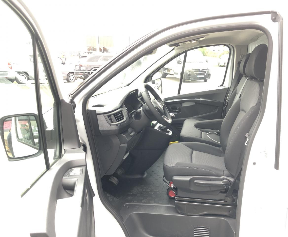 RENAULT Trafic L2H1 3000 Kg 2.0 Blue dCi 170ch ADVANCE - Товарен бус: снимка 5 RENAULT Trafic L2H1 3000 Kg 2.0 Blue dCi 170ch ADVANCE - Товарен бус: снимка 5