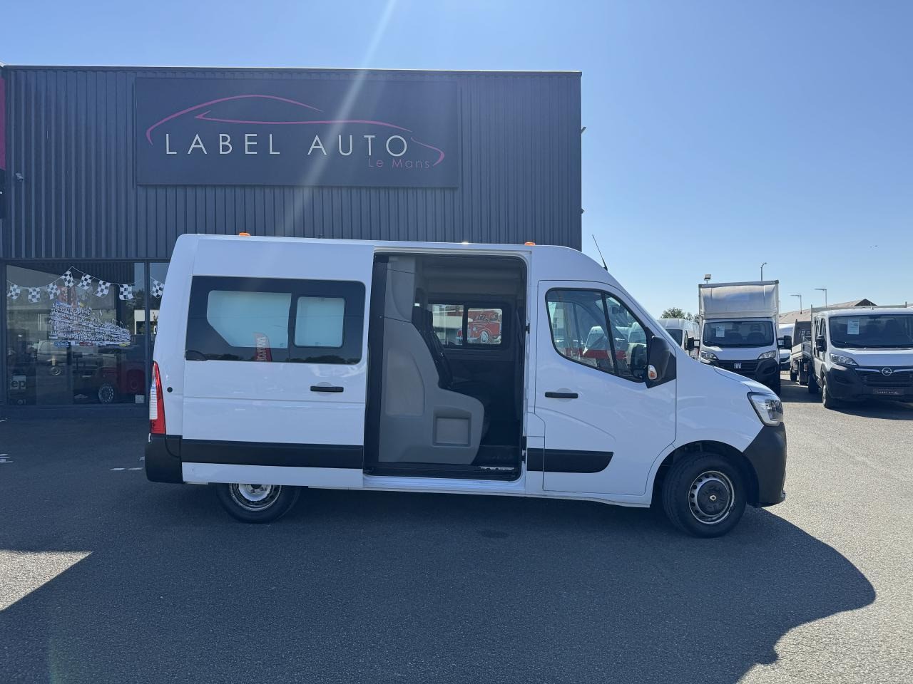 Renault Master 7 PLACES Confort F3300 L2H2 2.3 dCi - 135 III CABINE APPROFONDIE Cabine approfondie L2H2 Tra - Бус с двойна кабина: снимка 1 Renault Master 7 PLACES Confort F3300 L2H2 2.3 dCi - 135 III CABINE APPROFONDIE Cabine approfondie L2H2 Tra - Бус с двойна кабина: снимка 1