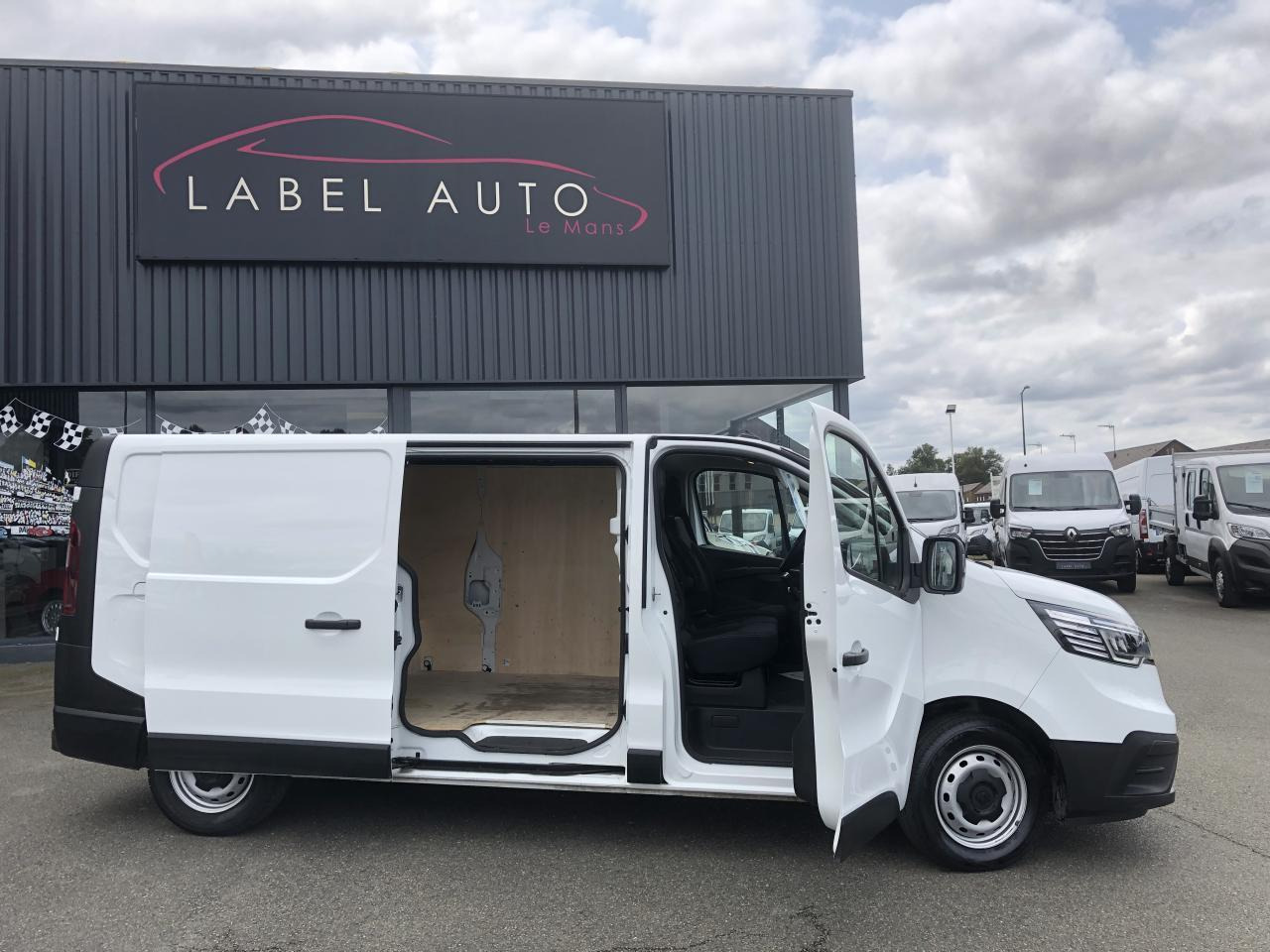 Renault Trafic L2H1 1200 Kg 2.0 Energy dCi - 145 - BV EDC III FOURGON Fourgon Confort L2H1 PHASE 2 - Малък ван: снимка 3 Renault Trafic L2H1 1200 Kg 2.0 Energy dCi - 145 - BV EDC III FOURGON Fourgon Confort L2H1 PHASE 2 - Малък ван: снимка 3