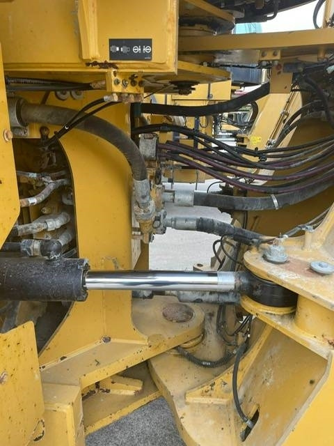 CAT 980 M - Колесен товарач: снимка 4 CAT 980 M - Колесен товарач: снимка 4