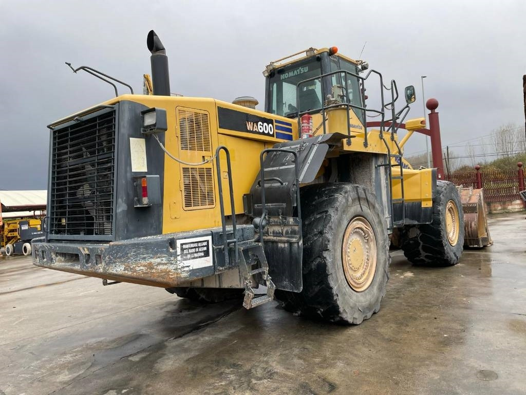 Komatsu WA 600-6 - Колесен товарач: снимка 4 Komatsu WA 600-6 - Колесен товарач: снимка 4