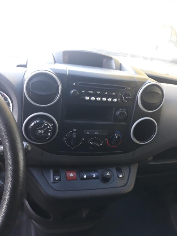 Citroën Berlingo Blue HDI 100 Frigo - Хладилен бус: снимка 3 Citroën Berlingo Blue HDI 100 Frigo - Хладилен бус: снимка 3