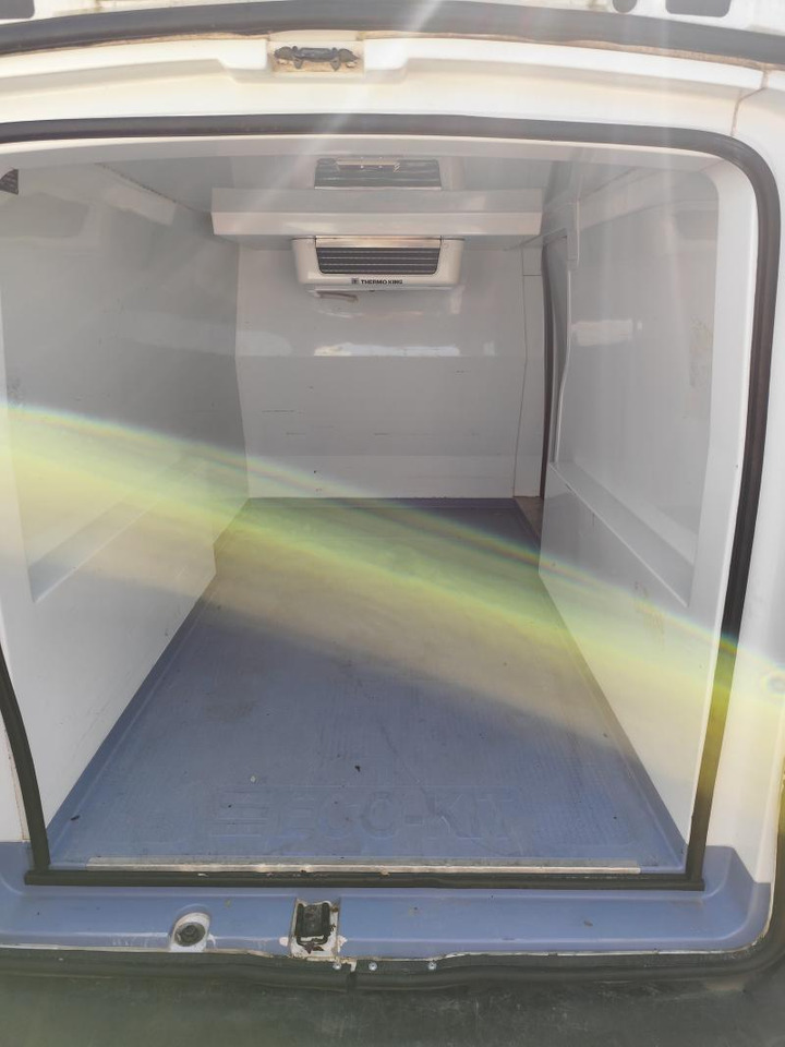 Fiat Scudo 1,2 L1H1 Mjt avec Cellule frigorifique intégrée - Хладилен бус: снимка 4 Fiat Scudo 1,2 L1H1 Mjt avec Cellule frigorifique intégrée - Хладилен бус: снимка 4