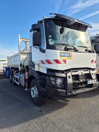 Renault C version K 380 P6x4 Bi-benne Grue FASSI F195 A0.24 - Самосвал камион: снимка 2 Renault C version K 380 P6x4 Bi-benne Grue FASSI F195 A0.24 - Самосвал камион: снимка 2