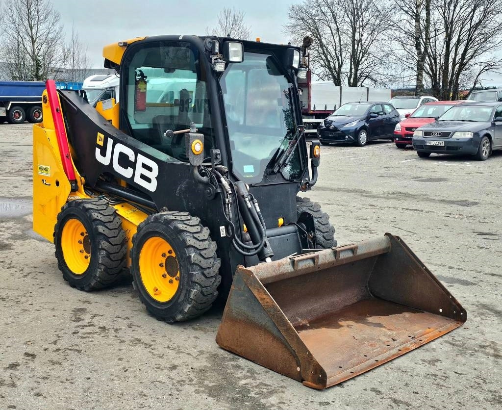 JCB 155 - Мини челен товарач: снимка 2 JCB 155 - Мини челен товарач: снимка 2