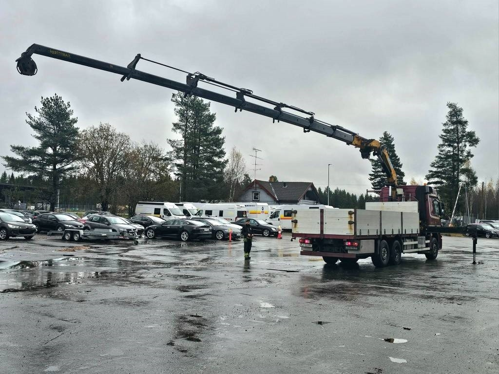 Mercedes-Benz Actros 2544 - Камион с кран: снимка 4 Mercedes-Benz Actros 2544 - Камион с кран: снимка 4