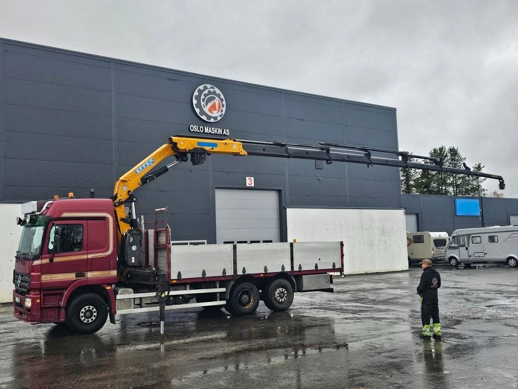 Mercedes-Benz Actros 2544 - Камион с кран: снимка 2 Mercedes-Benz Actros 2544 - Камион с кран: снимка 2