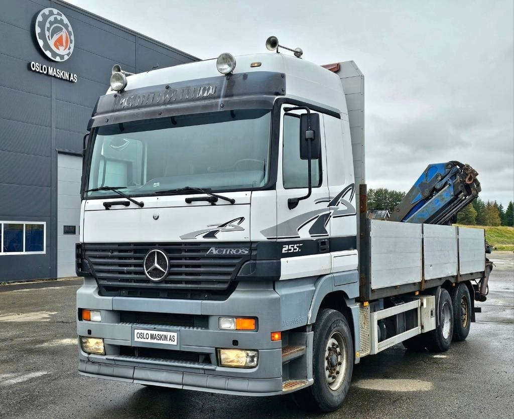 Mercedes-Benz Actros 2557 - Кран: снимка 1 Mercedes-Benz Actros 2557 - Кран: снимка 1