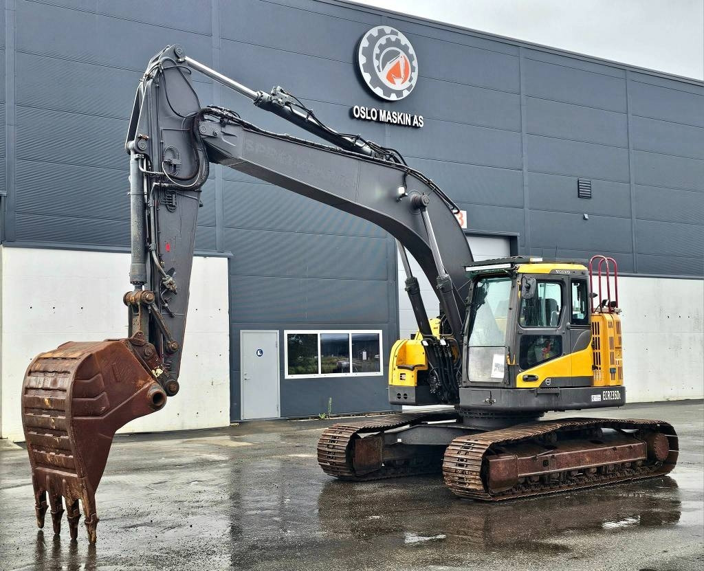 Volvo ECR235 DL - Верижен багер: снимка 1 Volvo ECR235 DL - Верижен багер: снимка 1