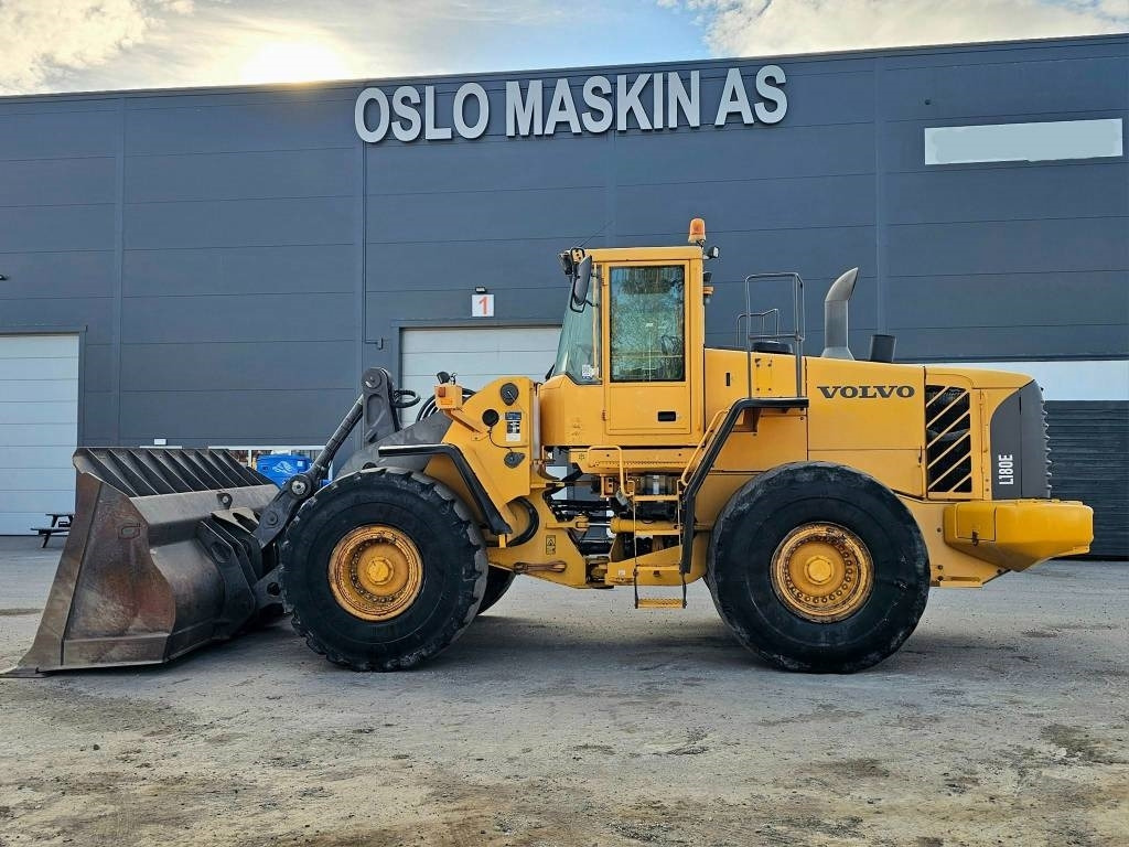 Volvo L 180 E - Колесен товарач: снимка 3 Volvo L 180 E - Колесен товарач: снимка 3