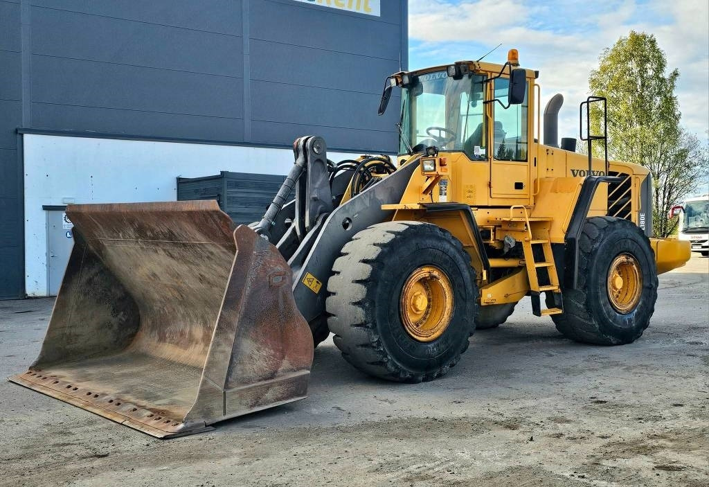 Volvo L 180 E - Колесен товарач: снимка 2 Volvo L 180 E - Колесен товарач: снимка 2