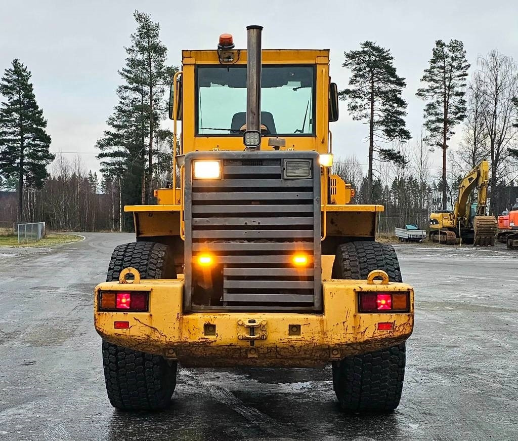 Volvo L90c - Колесен товарач: снимка 4 Volvo L90c - Колесен товарач: снимка 4