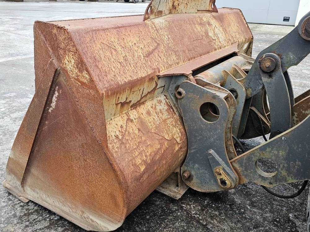 Колесен товарач Volvo L90c: снимка 15