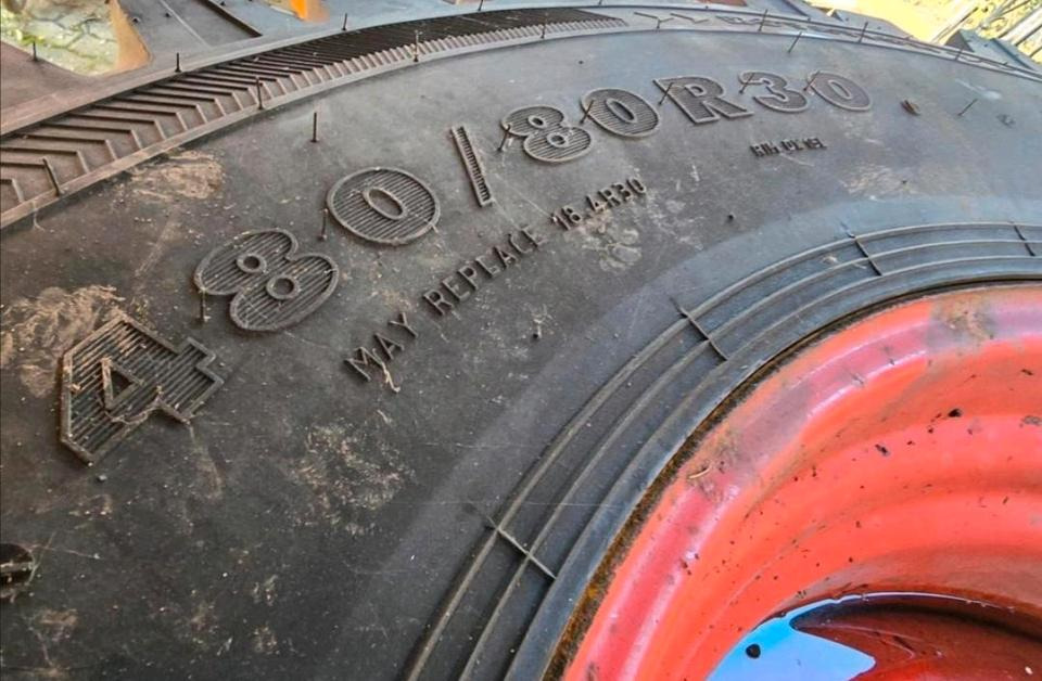 4x Nokian TRI 2 2x 440/80R28 2x 480/80R30 Fendt Xylon GT Vario - Комплект колела: снимка 3 4x Nokian TRI 2 2x 440/80R28 2x 480/80R30 Fendt Xylon GT Vario - Комплект колела: снимка 3