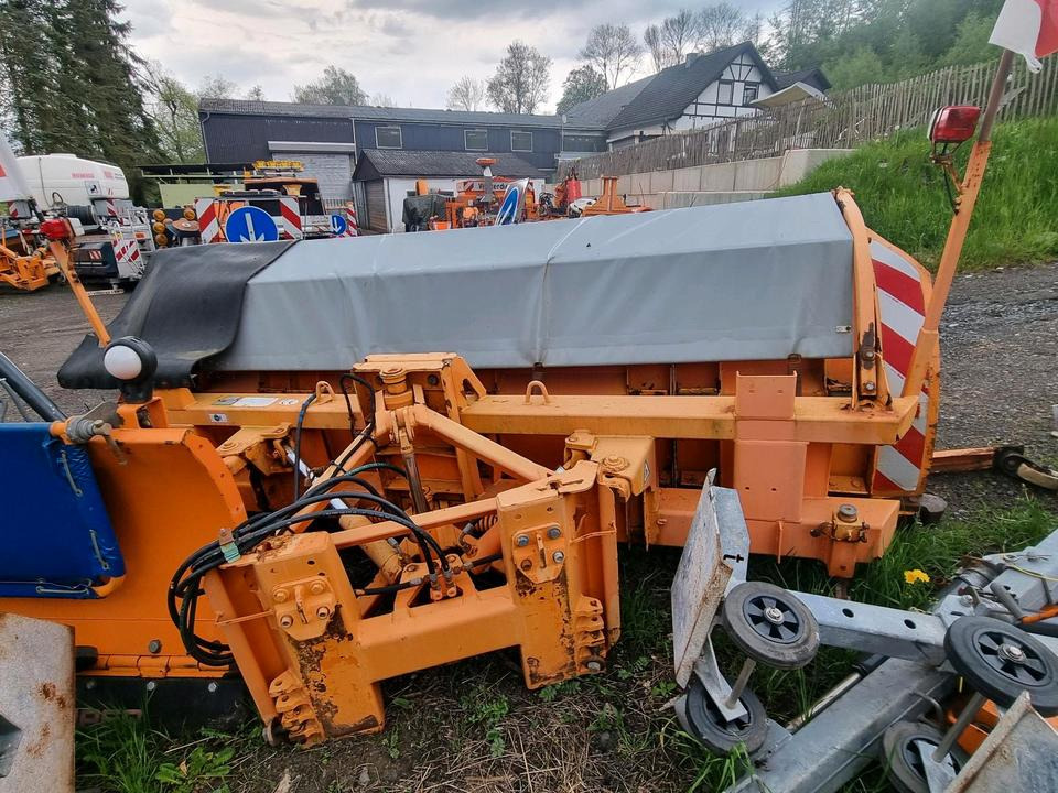 Beilhack PEC 30-4 Schneepflug Schneeschild Scheeschieber Winterdienst Unimog U400 300 500 427 lkw Schmidt - Гребло за сняг: снимка 1 Beilhack PEC 30-4 Schneepflug Schneeschild Scheeschieber Winterdienst Unimog U400 300 500 427 lkw Schmidt - Гребло за сняг: снимка 1