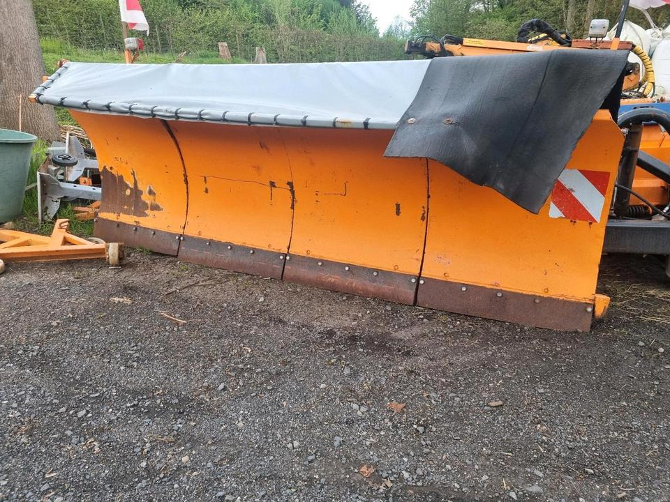 Beilhack PEC 30-4 Schneepflug Schneeschild Scheeschieber Winterdienst Unimog U400 300 500 427 lkw Schmidt - Гребло за сняг: снимка 2 Beilhack PEC 30-4 Schneepflug Schneeschild Scheeschieber Winterdienst Unimog U400 300 500 427 lkw Schmidt - Гребло за сняг: снимка 2