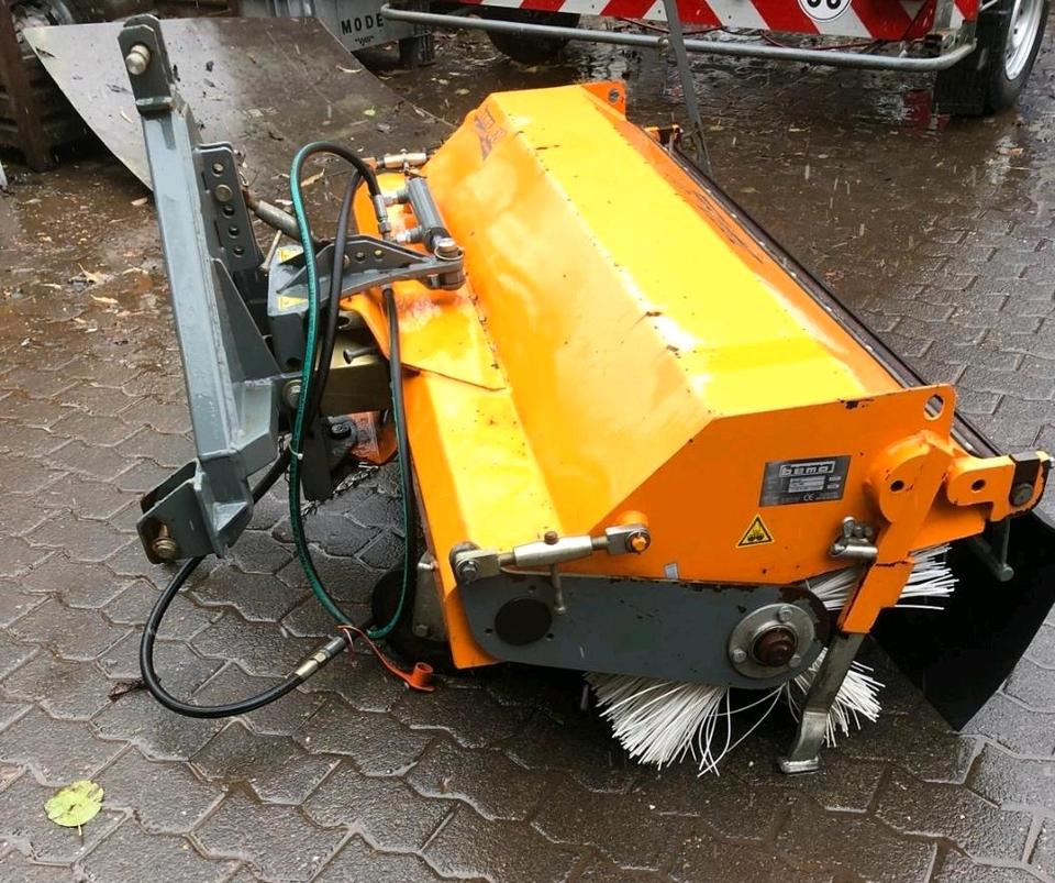 Bemo Dual 520 Typ 1550 Kehrmaschine Kehrbesen für Kleintraktor Iseki Kubota Fendt - Четка: снимка 3 Bemo Dual 520 Typ 1550 Kehrmaschine Kehrbesen für Kleintraktor Iseki Kubota Fendt - Четка: снимка 3