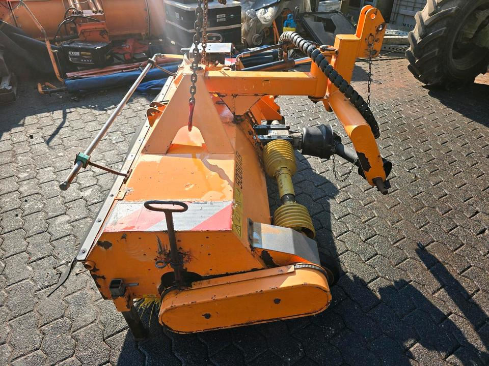 Dücker HDK 160 Kehrmaschine Straßenkehrmaschine Kehrbesen für Multicar Tremo Iseki Kubota - Четка: снимка 4 Dücker HDK 160 Kehrmaschine Straßenkehrmaschine Kehrbesen für Multicar Tremo Iseki Kubota - Четка: снимка 4