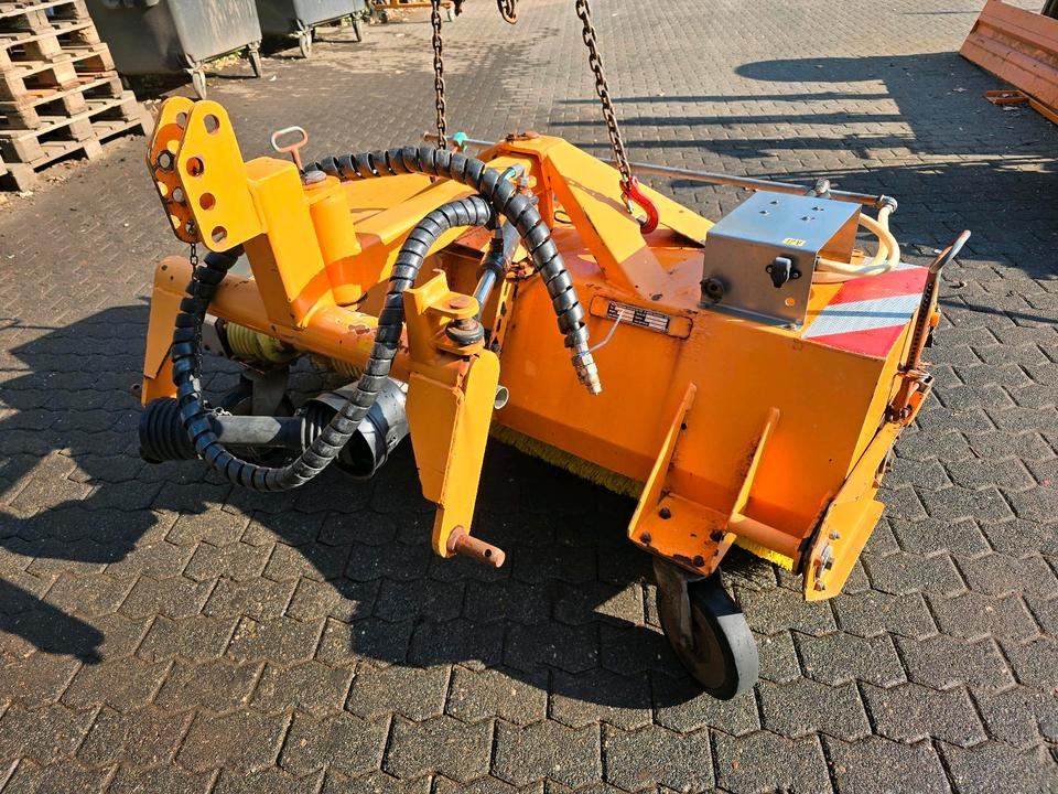 Dücker HDK 160 Kehrmaschine Straßenkehrmaschine Kehrbesen für Multicar Tremo Iseki Kubota - Четка: снимка 1 Dücker HDK 160 Kehrmaschine Straßenkehrmaschine Kehrbesen für Multicar Tremo Iseki Kubota - Четка: снимка 1