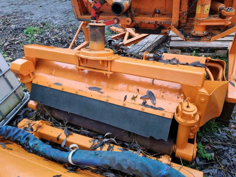 Gilbers Mulchkopf Mähkorb Mähkopf 120cm Mulag Mähausleger Böschun - Косачка-шредер/ Мулчер: снимка 1 Gilbers Mulchkopf Mähkorb Mähkopf 120cm Mulag Mähausleger Böschun - Косачка-шредер/ Мулчер: снимка 1