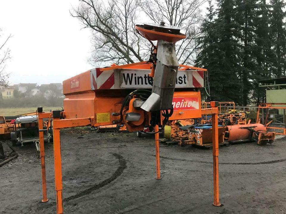 Gmeiner Salzstreuer 2m3 für Unimog 400 300 500 427 fendt xylon - Машина за разпръскване на сол/ Пясък: снимка 2 Gmeiner Salzstreuer 2m3 für Unimog 400 300 500 427 fendt xylon - Машина за разпръскване на сол/ Пясък: снимка 2