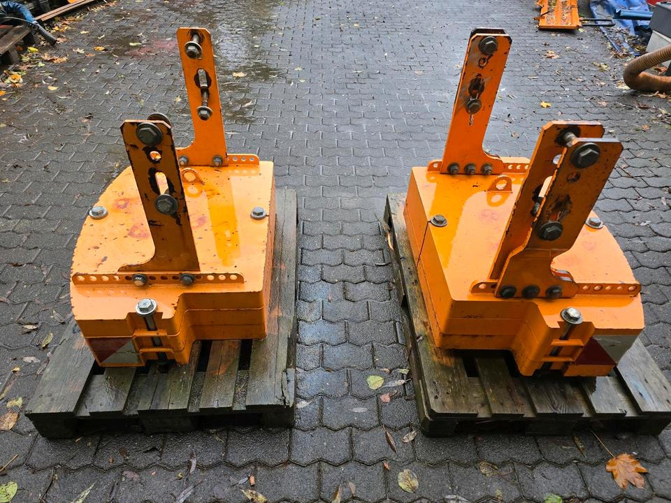 Heckgewicht Unimog 405 U400 U 300 500 400 318 423 427 429 430 530 527 535 Kontergewicht Mulag Mähausleger Böschungsmulcher Dücker - Противовес: снимка 1 Heckgewicht Unimog 405 U400 U 300 500 400 318 423 427 429 430 530 527 535 Kontergewicht Mulag Mähausleger Böschungsmulcher Dücker - Противовес: снимка 1