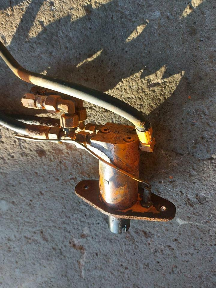 Hydraulikmotor Schmidt DST SST Salzstreuer Winterdienst Unimog - Хидравличен мотор за Комунална/ Специална техника: снимка 2 Hydraulikmotor Schmidt DST SST Salzstreuer Winterdienst Unimog - Хидравличен мотор за Комунална/ Специална техника: снимка 2