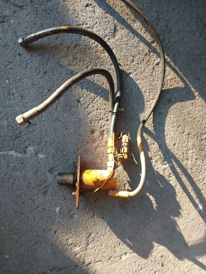 Hydraulikmotor Schmidt DST SST Salzstreuer Winterdienst Unimog - Хидравличен мотор за Комунална/ Специална техника: снимка 1 Hydraulikmotor Schmidt DST SST Salzstreuer Winterdienst Unimog - Хидравличен мотор за Комунална/ Специална техника: снимка 1