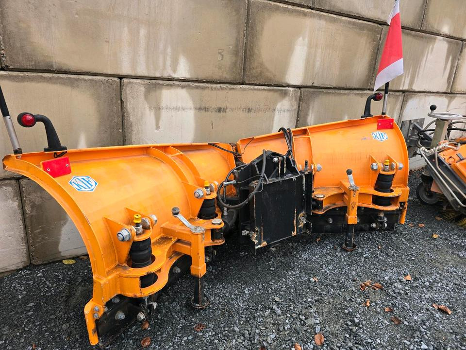 KIF V-Schneepflug CM 2400 Keilpflug Variopflug Schneeschieber Schneeschild Winterdienst Räumschild passend für Multicar Kramer Iseki Kubota Kleintraktor - Гребло за сняг: снимка 2 KIF V-Schneepflug CM 2400 Keilpflug Variopflug Schneeschieber Schneeschild Winterdienst Räumschild passend für Multicar Kramer Iseki Kubota Kleintraktor - Гребло за сняг: снимка 2