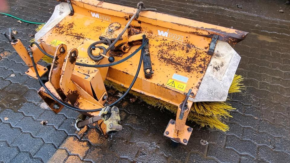 Kehrmaschine für Iseki Kleintraktor Traktor Kehrbesen Kubota Multicar Tremo - Четка: снимка 1 Kehrmaschine für Iseki Kleintraktor Traktor Kehrbesen Kubota Multicar Tremo - Четка: снимка 1